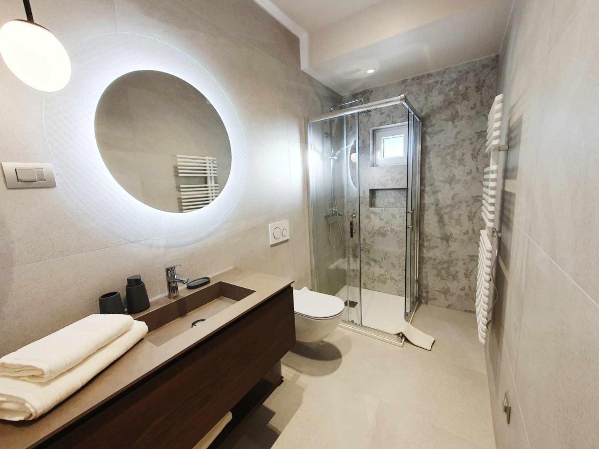 New Ana Design City Center Apartments Pula Exterior photo